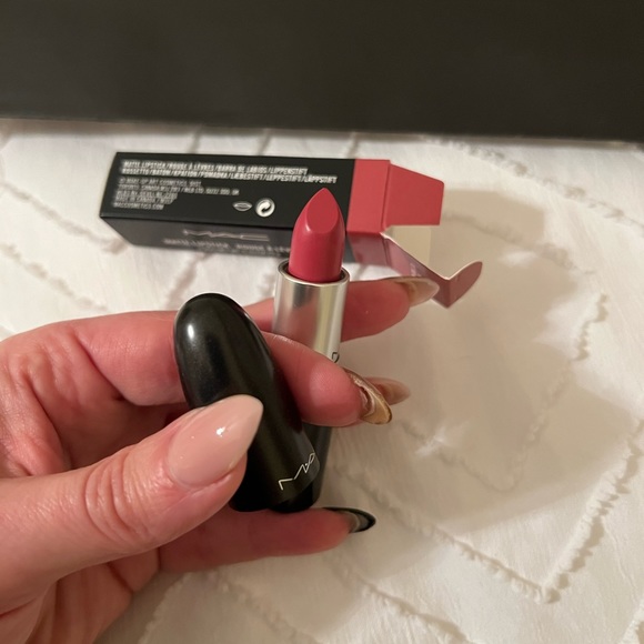 MAC lipstick - Picture 2 of 4
